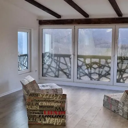 Mountain House Monte Aria